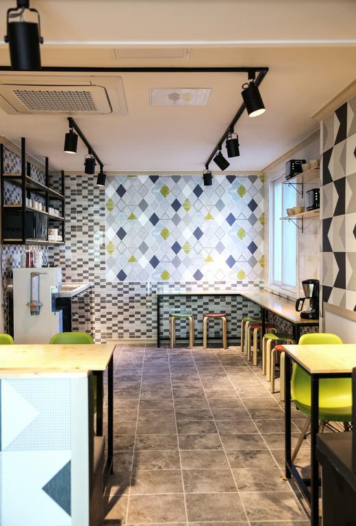 Moiri Guesthouse Yeosu Buitenkant foto