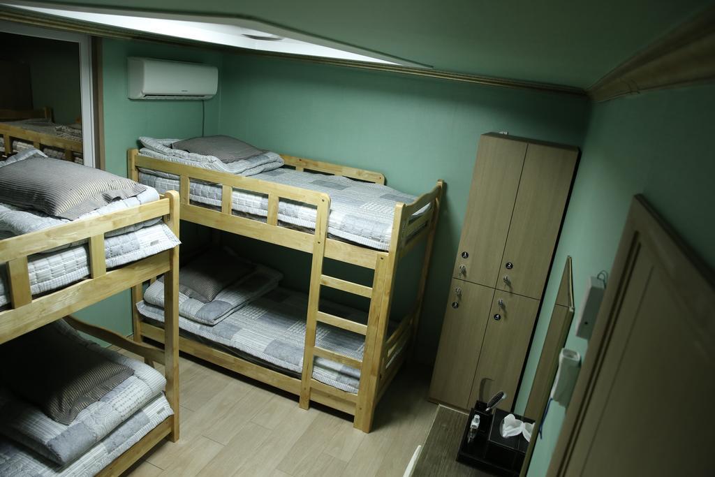 Moiri Guesthouse Yeosu Buitenkant foto