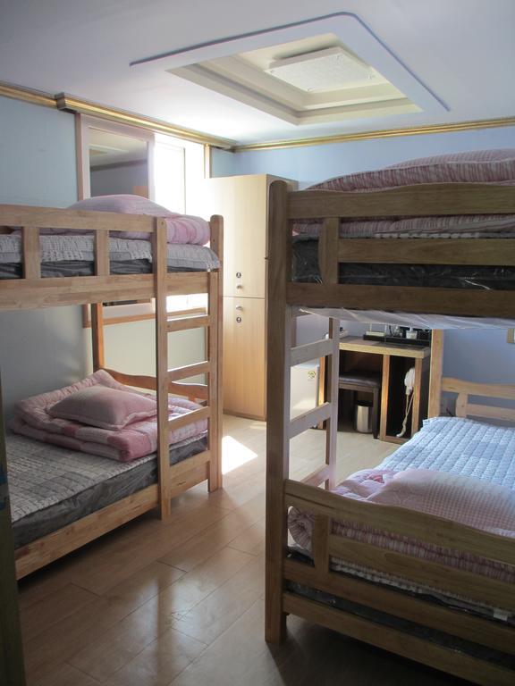 Moiri Guesthouse Yeosu Buitenkant foto