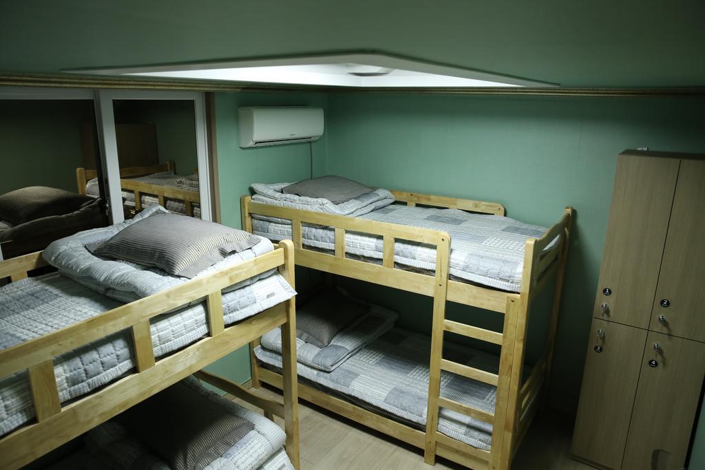 Moiri Guesthouse Yeosu Buitenkant foto