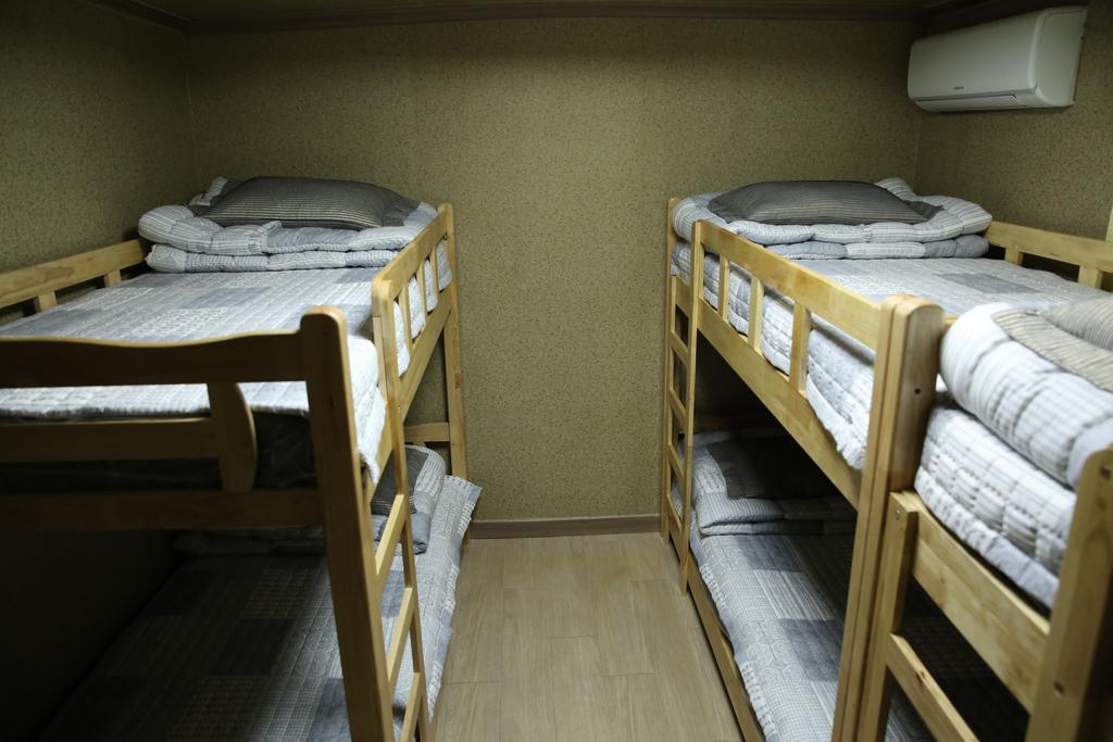 Moiri Guesthouse Yeosu Buitenkant foto