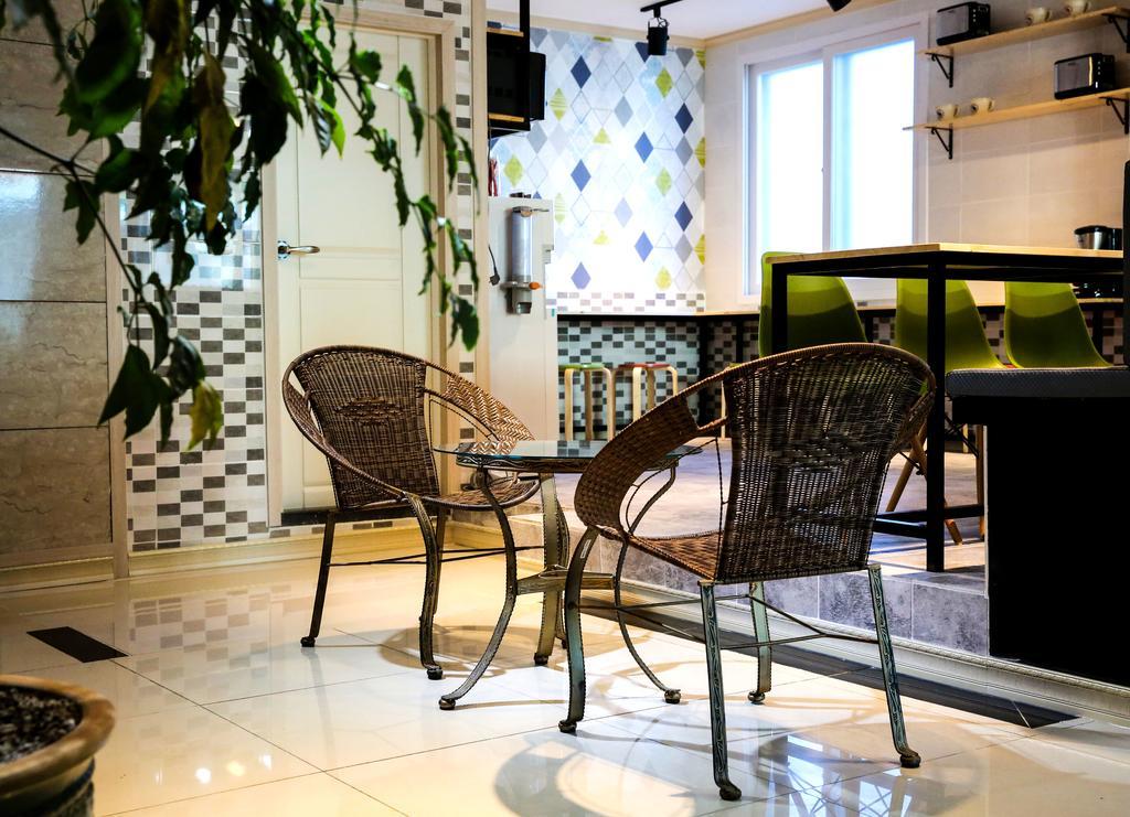 Moiri Guesthouse Yeosu Buitenkant foto